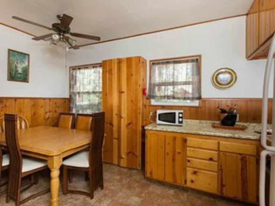 Green Cabin In Big Bear Lake 3 Bdr Pets Friendly Big Bear City Bagian luar foto